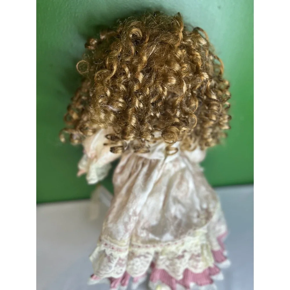 Duck House Heirloom Dolls Porcelain Doll Pink Lace Victorian Gown 2001 Nita Tag